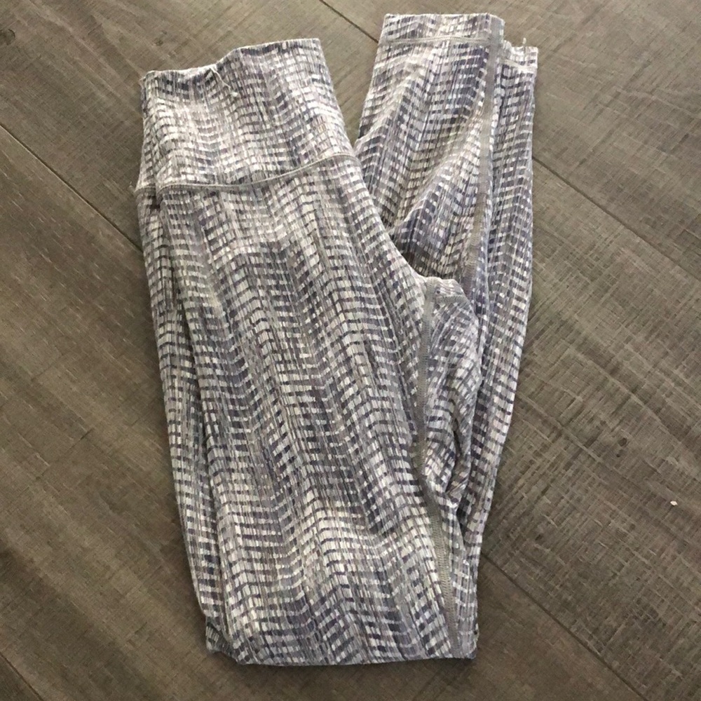 Lulu Gray and white crocodile print 🖤⚪️